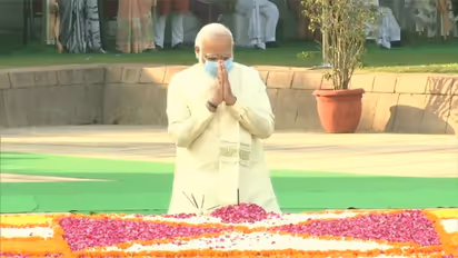 Prime Minister paid floral tribute to Mahatma Gandhi