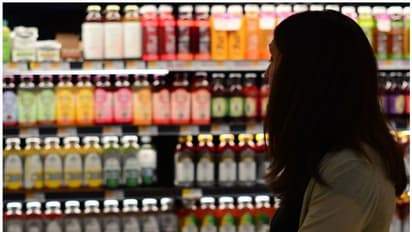 കൊവിഡ് സുരക്ഷാ നടപടികളില് വീഴ്ച; ദുബൈയില് 17 കടകള്ക്ക് പിഴ ചുമത്തി, 15 സ്ഥാപനങ്ങള്ക്ക് താക്കീത്