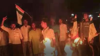 যোগী রাজ্যের গণধর্ষণ-প্রতিবাদের আঁচ বাংলায়, মুর্শিদাবাদে জোড়া বিক্ষোভে কংগ্রেস-তৃণমূল