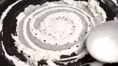 வீட்டில் இருக்கும் நான் ஸ்டிக் பேனில் கீறல் விழுந்து விட்டதா? நொடியில் சரி செய்து தோசை சுட சூப்பர் டிப்ஸ்..