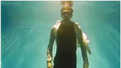 'കഠിനമാണ്, ശ്വാസം പിടിച്ചുവേണം പരിശീലനം', വെള്ളത്തിനടിയില് നൃത്തം വയ്ക്കുന്ന ഗോഹില് പറയുന്നത്