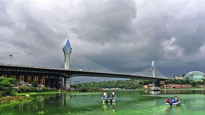 టూరిస్టుల ఓవరాక్షన్: కేబుల్ బ్రిడ్జ్పై ఆంక్షలు.. బండి ఆగితే, సీజే