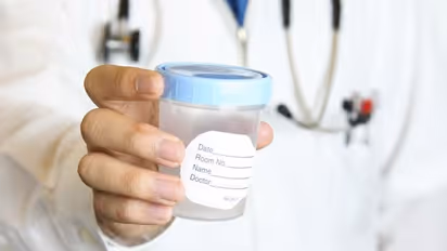 మీ మూత్రం బీరులా నురుగు ఏర్పడుతుందా? అయితే మీకు ఈ సమస్యలు ఉన్నట్టే..