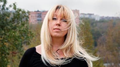 റഷ്യന് ആഭ്യന്തര മന്ത്രാലയത്തിനു മുന്നില് മാധ്യമ പ്രവര്ത്തക തീകൊളുത്തി മരിച്ചു