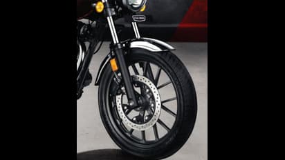 എത്തി ദിവസങ്ങള് മാത്രം, ബുള്ളറ്റിന്റെ എതിരാളിക്ക് അരലക്ഷം വിലക്കിഴിവ്!