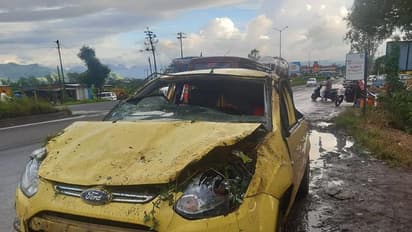 അഞ്ചുതവണ കരണം മറിഞ്ഞ് ഫോര്ഡ് ഫിഗോ, പോറലുപോലുമില്ലാതെ യാത്രികര്!