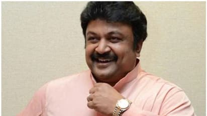 சசிகலாவுடன் நடிகர் பிரபு திடீர் சந்திப்பு!