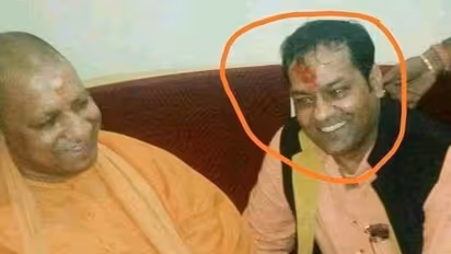 हाथरस गैंगरेप आरोपी संदीप के पिता की BJP नेताओं के साथ तस्वीरें वायरल? FACT CHECK में जानें पूरी सच्चाई