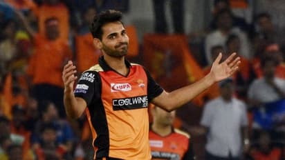 IPL 2020: సన్‌రైజర్స్‌కి షాక్... గాయంతో భువనేశ్వర్ ఐపీఎల్‌కు దూరం...