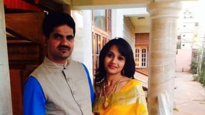 రాజకీయాల్లోకి ఐఏఎస్ అధికారి డీకే రవి భార్య