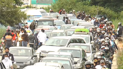 ಅನ್‌ ಲಾಕ್ ಖುಷಿಯಲ್ಲಿ ನಂದಿ ಬೆಟ್ಟದ ಕಡೆ ಹೊರಟವರು ಎಲ್ಲ ಮರೆತರು!