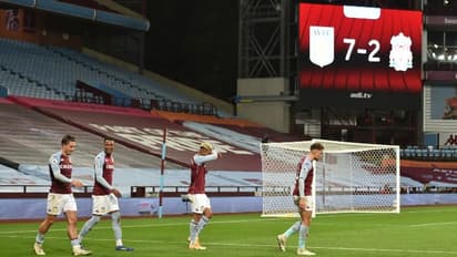 നാണക്കേട്, ആസ്റ്റണ് വില്ലയ്ക്ക് മുന്നില് ലിവര്പൂള് ചാരം; ലാ ലിഗയില് ബാഴ്സയ്ക്ക് സമനില