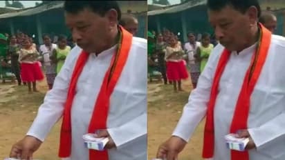 ऐसे जीता जाता है चुनाव: शिवराज सरकार के मंत्री की नोट बांटने की फोटो वायरल, यूं बांट रहे रुपया