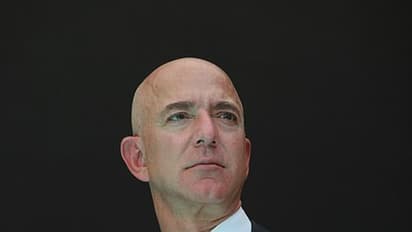 ആസ്തികളിൽ ഒരു ഭാഗം കൂടി വിറ്റ് ലോകത്തിലെ ഒന്നാമത്തെ ധനികൻ