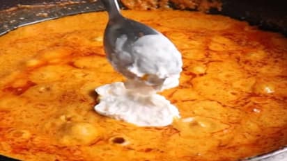 ಈರುಳ್ಳಿ ಇಲ್ಲದೆ ಹೋಟೆಲ್‌ ಸ್ಟೈಲ್‌ನ ಥಿಕ್‌ ಟೇಸ್ಟಿ ಗ್ರೇವಿ ಹೀಗ್‌ ಮಾಡಿ!