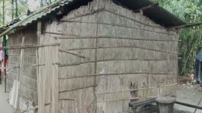 ঘর  দেওয়ার নামে টাকা 'আত্মসাৎ', তৃণমূল পঞ্চায়েত সদস্যের বিরুদ্ধে এফআইআর গ্রামবাসীদের