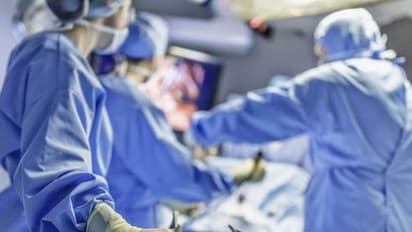 വയറുവേദനയുമായി വന്ന യുവാവിന്റെ വയറ്റിൽ നിന്ന് ഡോക്ടര്മാര് പുറത്തെടുത്തത്...