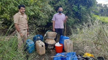 വ്യാജ വാറ്റ് കേന്ദ്രത്തിൽ റെയ്ഡ്: 205 ലിറ്റര് കോടയും വാറ്റുപകരണങ്ങളും പിടികൂടി