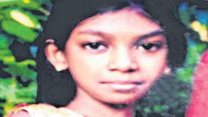 పరుపు కింద దూరిన పాము.. పాపాయిని కాటేసింది...