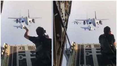 ഫോട്ടോഗ്രാഫര്ക്ക് വേണ്ടി പോസ് ചെയ്യുന്ന വിമാനങ്ങള്; വൈറലായി സാഹസിക വീഡിയോ ഷൂട്ട്