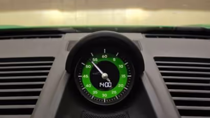 పెళ్లిరోజు సందర్భంగా హిరోయిన్ కి రూ.2.65 కోట్ల గిఫ్ట్..