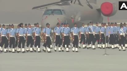 ಕೋವಿಡ್ ಲಸಿಕೆ ನಿರಾಕರಿಸಿದ್ದಕ್ಕೆ ವಾಯುಪಡೆ ಉದ್ಯೋಗಿ ವಜಾ!