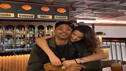 रात 11 बजे बीवी को आई पति की याद, पंड्या के नाम शेयर किया रोमांटिक पोस्ट