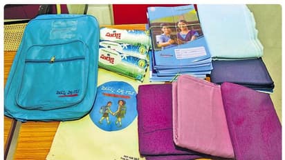 జగనన్న విద్యా కానుక ప్రారంభించిన జగన్: కిట్‌లో ఏమున్నాయంటే..?