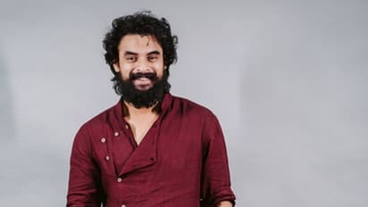 டிஸ்சார்ஜ் ஆனார் நடிகர் டொவினோ தாமஸ்... மகிழ்ச்சியில் துள்ளி குதிக்கும் ரசிகர்கள்...!