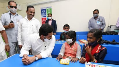 ఆయన్ను మిగతా రాష్ట్రాలు ఫాలో అవ్వాలి: జగన్‌పై కేంద్రమంత్రి ప్రశంసలు