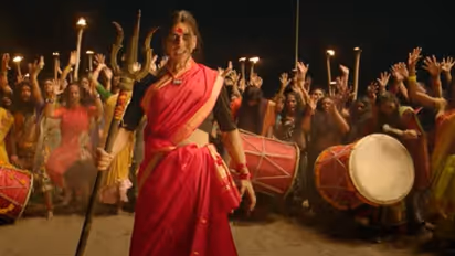 Laxmmi Bomb Trailer: पहली बार ट्रांसजेंडर के रोल में दिखे अक्षय, कॉमेडी और डर का है जबरदस्त डोज