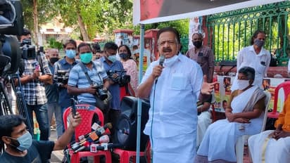 ക്ലിഫ് ഹൗസിൽ ഇടിവെട്ടി എല്ലാം പോയെന്ന് മുഖ്യമന്ത്രി പറഞ്ഞതിന്റെ അര്ത്ഥം പിടികിട്ടി: ചെന്നിത്തല