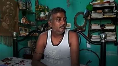 হাতুড়ের ইঞ্জেকশনে অকেজো ডান পা, চিকিৎসকদের দরজায় ঘুরে ঘরে প্রাণ যাওয়ার জোগাড়