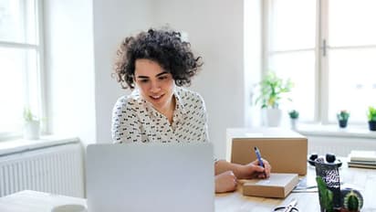 ನಿಮಗೆ ನೀವೇ ಬಾಸ್ ಆಗಿ, ಮನೆಯಿಂದಾನ್ ಈ ಡಿಜಿಟಲ್ ಉದ್ಯೋಗ ಮಾಡಿ