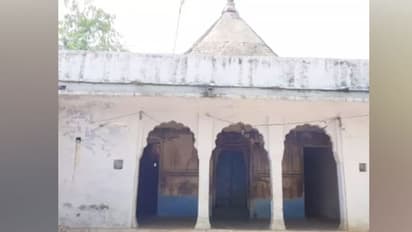 కొనసాగుతున్న దాడులు... మరో పురాతన ఆలయం ధ్వంసం