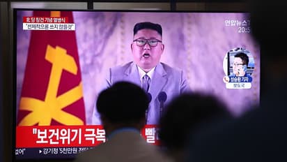 நாட்டு மக்களிடம் அழுது மன்னிப்பு கேட்ட வட கொரிய அதிபர்..!! சர்வாதிகாரி நெஞ்சில் ஈரம்..!!