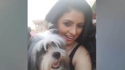 लोगों से बढ़ती उम्र का असर नहीं छिपा पाई हसीन जहां, ढलती जवानी में आंखों के पास साफ दिखाई दी झुर्रियां