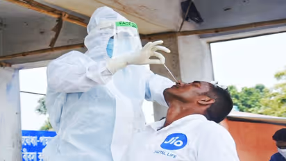 দেশে করোনা আক্রান্তের দৈনিক সংখ্যায় 'রেকর্ড স্বস্তি', ৫ সপ্তাহে গ্রাফ নিম্নগামী