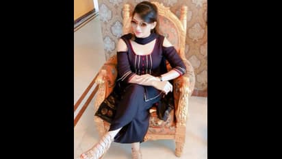 30 ఏళ్ళు పెద్ద.. ముఖ్యమంత్రిని రెండో పెళ్లి చేసుకున్న తెలుగు యంగ్ హీరోయిన్ ఎవరో తెలుసా..? 