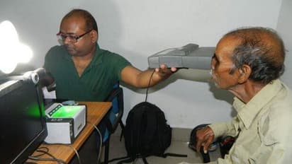 ఆధార్ కార్డులో అడ్రస్ మార్చుకోవడం ఎలా.. ? కావల్సిన సర్టిఫికేట్ ఏంటి..