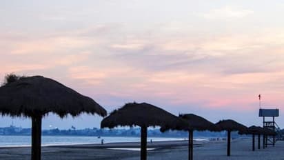 করোনা-কালে বেড়াতে যাওয়ার ঠিকানা, দেখে নিন আন্তর্জাতিক তকমা পাওয়া ৮টি সমুদ্র সৈকত