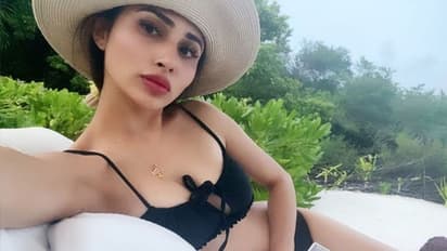 ఎంగేజ్మెంట్ రింగ్ చూపించి ఫ్యాన్స్ కి షాక్ ఇచ్చిన హీరోయిన్...!