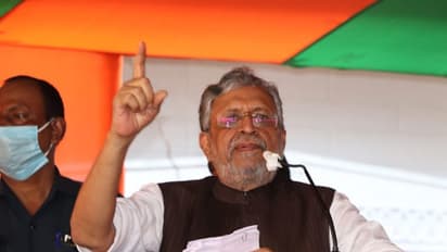 পদ্ম শিবিরে করোনার থাবা, শাহনওয়াজের সঙ্গে এক মঞ্চে থেকেই কি সংক্রমিত সুশীল মোদী