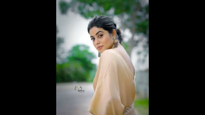 బ్యాక్ డోర్ ఎంట్రీ ఇస్తున్న పూర్ణ  .. గ్లామర్‌తో ఘాటెక్కిస్తుందా?