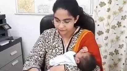 মহামারির সময় ২২ দিনের সদ্যোজাতকে নিয়েই অফিসে IAS অফিসার, নেটিজেনদের কুর্নিশ 'মা'কে