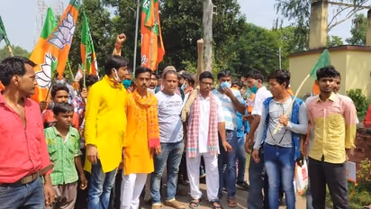 BJP workers stage protest over 'political killings' in West Bengal