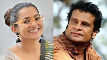 'നാക്ക് പിഴയാണെങ്കില് അത് തിരുത്തേണ്ടത് സ്ത്രീത്വത്തോട് ക്ഷമ ചോദിച്ചാകണം'; പാർവതിയെ പിന്തുണച്ച് ഹരീഷ് പേരടി