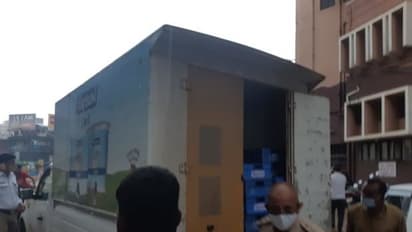 Karnataka: Bajrang Dal activists chase milk van carrying beef in Mangaluru