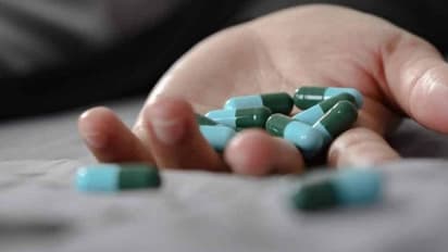 കൊവിഡ് 19; സ്വയം ചികിത്സയും മരുന്ന് കഴിപ്പും അപകടം!