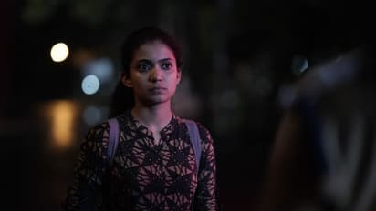 இளம் நடிகைக்கு பொது இடத்தில் பாலியல் சீண்டல்... சோசியல் மீடியாவில் வெளியிட்ட பதிவால் பரபரப்பு...!